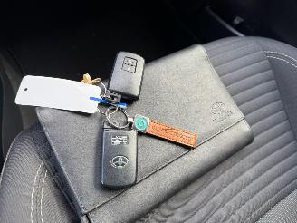 Toyota Yaris 1.5 Hybrid Bi-Tone Navi Clima Cruise picture 12