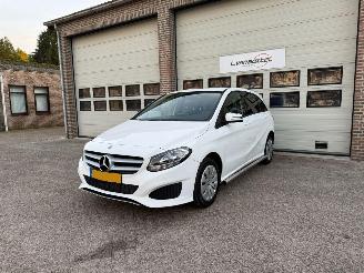 krockskadad bil auto Mercedes B-klasse 220d Ambition Automaat Navi Cruise 106150 Km NAP ! 2018/10