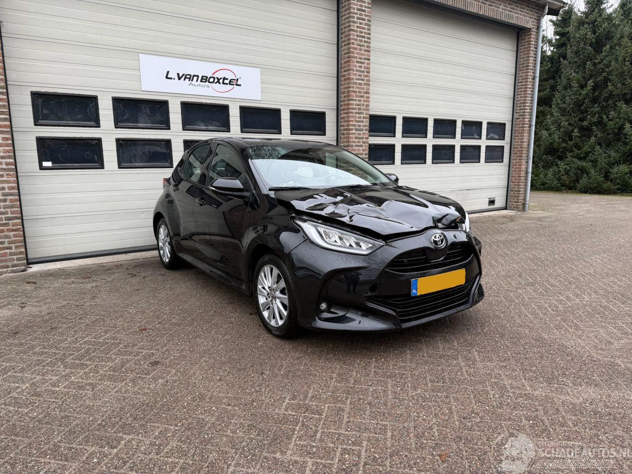Toyota Yaris 1.5 VVT-i Style Head-Up Navi Clima Cruise 34611 Km !