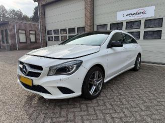 Voiture accidenté Mercedes Cla-klasse 200 AMG Line Automaat Pano Navi 86076 Km ! 2015/9
