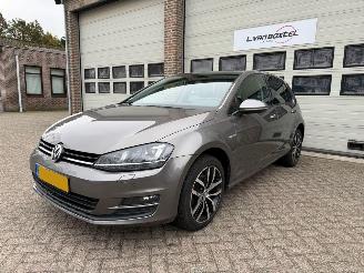 Schadeauto Volkswagen Golf 1.4 TSI Highline Automaat Pano Navi Clima Cruise 2014/3