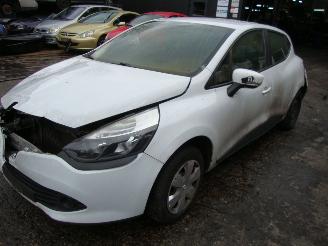 demontáž osobní automobily Renault Clio  2014/1