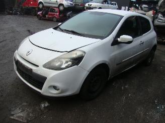 demontáž osobní automobily Renault Clio  2012/1