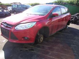 Coche siniestrado Ford Focus  2014/1