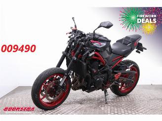 krockskadad bil motor Kawasaki  Z900 ABS LED 35 KW 2021/2