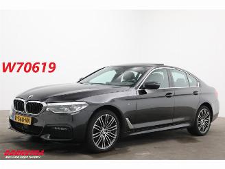 krockskadad bil auto BMW 5-serie 540i xDrive M-Sport Schuifdak HUD ACC Memory H/K Camera 2020/2