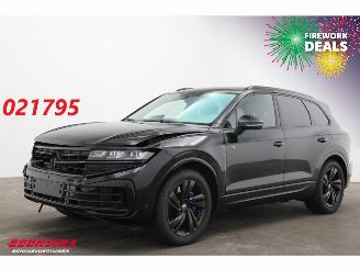 Damaged car Volkswagen Touareg R 3.0 TSi 4Motion PHEV Pano HUD 360° Ventilatie ACC LRHZ AHK 2024/7