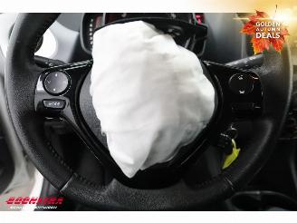 Toyota Aygo 1.0 VVT-i x-play Apple/Android Airo Cruise Camera 57.976 km! picture 19