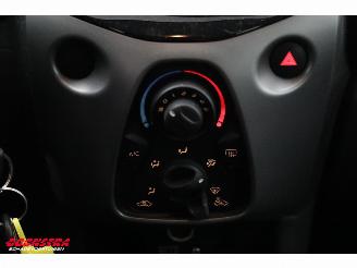 Toyota Aygo 1.0 VVT-i x-play Apple/Android Airo Cruise Camera 57.976 km! picture 23