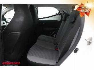 Toyota Aygo 1.0 VVT-i x-play Apple/Android Airo Cruise Camera 57.976 km! picture 17