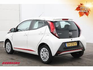 Toyota Aygo 1.0 VVT-i x-play Apple/Android Airo Cruise Camera 57.976 km! picture 4
