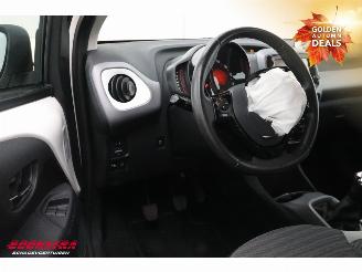 Toyota Aygo 1.0 VVT-i x-play Apple/Android Airo Cruise Camera 57.976 km! picture 18