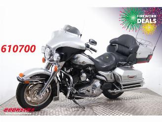 krockskadad bil motor Harley-Davidson Z 800 FLHTCUI Electra Glide Ultra Classic 100 Years Ed. Cruise Radio 11.527mi! 2003/1