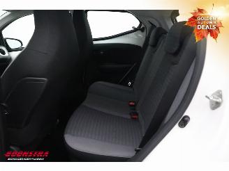 Toyota Aygo 1.0 VVT-i x-play Automaat Airco Camera Bluetooth 18.414 km!! picture 11