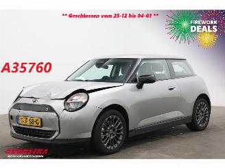 uszkodzony samochody osobowe Mini Cooper SE Electric 54.2 kWh 218 PK LED Navi Cruise Camera 2024/8
