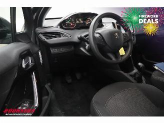 Peugeot 208 1.2 PureT. Signature Navi Camera Carplay Airco Cruise picture 16