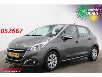 Avarii autoturisme Peugeot 208 1.2 PureT. Signature Navi Camera Carplay Airco Cruise 2019/7