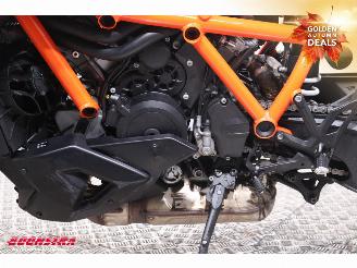 KTM  1390 SuperDuke R Akrapovic LED Cruise picture 12