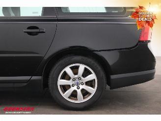 Volvo V-70 2.4D Kinetic BiXenon Clima Navi Leder SHZ AHK picture 8