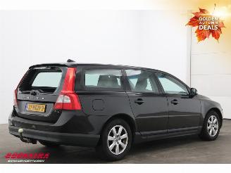 Volvo V-70 2.4D Kinetic BiXenon Clima Navi Leder SHZ AHK picture 3