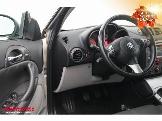 Alfa Romeo GT 2.0 JTS Distinctive Bose Leder Clima Cruise 67.557 km! picture 17