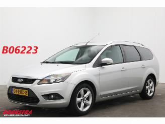 krockskadad bil auto Ford Focus 1.6 Comfort Airco Cruise Bluetooth 2011/6