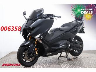 skadebil motor Yamaha  T-Max 530 Black Max Akrapovic 2017/8