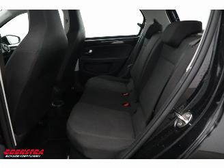 Volkswagen Up! 1.0 5-DRS Airco Bluetooth 33.429 km! picture 17