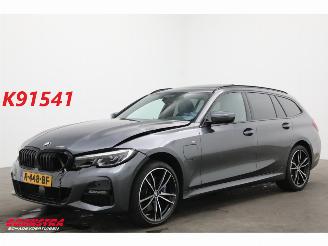 Schadeauto BMW 3-serie Touring 330e M-Sport Pano LED ACC H/K HUD Memory Camera 55.315 km! 2021/2