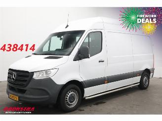 begagnad bil bedrijf Mercedes Sprinter 211 CDI L2-H1 FWD Airco Camera AHK 2022/5