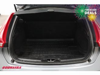 Volvo V-40 Cross Country 2.0 D2 Aut. Kinetic Navi Airco Cruise picture 17