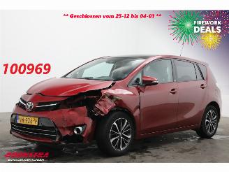 Vaurioauto  passenger cars Toyota Verso 1.8 VVT-i Volcano Edition Navi Clima Cruise Camera PDC 2017/3