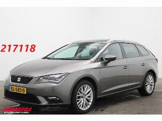 skadebil auto Seat Leon 1.6 TDI Style LED Pano Navi Clima Cruise PDC AHK 2016/10