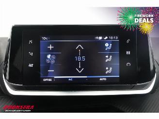 Peugeot 208 1.2 PureTech Allure Navi Clima Cruise PDC picture 20
