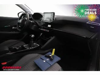 Peugeot 208 1.2 PureTech Allure Navi Clima Cruise PDC picture 11