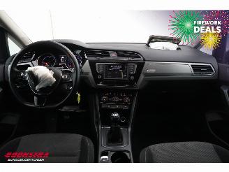 Volkswagen Touran 1.6 TDI VAN Navi Clima Cruise SHZ PDC AHK 143.757 km! picture 16