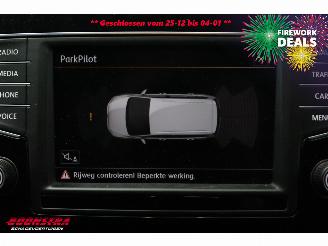 Volkswagen Touran 1.6 TDI VAN Navi Clima Cruise SHZ PDC AHK 143.757 km! picture 24