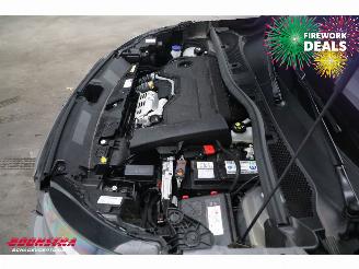 Peugeot 2008 1.2 Hybrid 145 Allure LED ACC Navi Clima Camera Virtual 8.067 km! picture 9