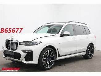 uszkodzony samochody osobowe BMW X7 xDrive30d M-Sport Pano HUD ACC Memory 360° AHK 2020/1