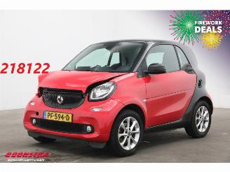 krockskadad bil auto Smart Fortwo 1.0 Turbo Aut. Prime Schuifdak Leder Navi Clima Cruise Camera SHZ 46.516 km! 2017/6