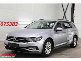 krockskadad bil auto Volkswagen Passat Variant 2.0 TDI DSG Business Navi Clima Cruise Camera SHZ AHK 40.799 km! 2023/8