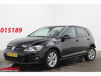 Unfallwagen Volkswagen Golf 1.0 TSI Comfortline Navi Clima Cruise Camera PDC AHK 74.205 km! 2017/1