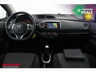 Toyota Yaris 1.3 VVT-i Aspiration Navi Airco Cruise Camera picture 10