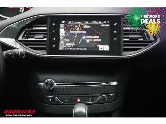 Peugeot 308 1.2 PureTech Aut. Allure Pano LED Navi Clima Cruise PDC picture 10