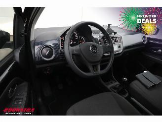 Volkswagen Up! 1.0 5-DRS Airco Bluetooth 59.636 km! picture 16