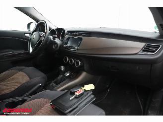 Alfa Romeo Giulietta 1.4 T 170 PK Aut. Distinctive Lusso Navi Clima Cruise PDC AHK picture 10