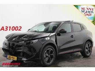 Coche accidentado Alfa Romeo Junior Elettrica Speciale 54 kWh Pano LED ACC Massage Camera 5.351 km! 2025/8
