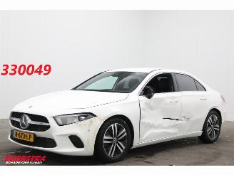 Vaurioauto  passenger cars Mercedes A-klasse 180 7G-Tronic LED Leder Navi Cruise Camera SHZ AHK 2021/11