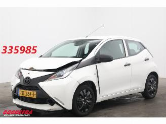 Schadeauto Toyota Aygo 1.0 VVT-i x-fun Bluetooth Airco Cruise 2018/6