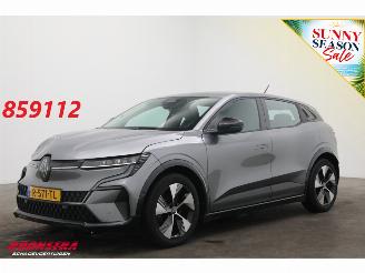 krockskadad bil auto Renault Mégane E-Tech EV60 Optimum Charge Evolution Clima Navi Cruise Virtual SHZ LrHZ PDC 2022/11